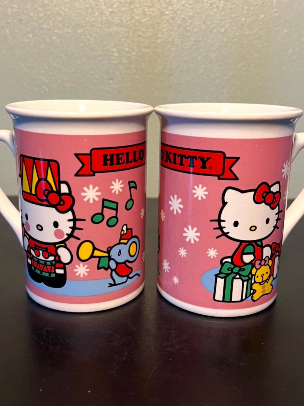 Sanrio Hello Kitty Coffee Mugs Set of 2 Pink Christmas Holiday Ceramic 2013 Cups